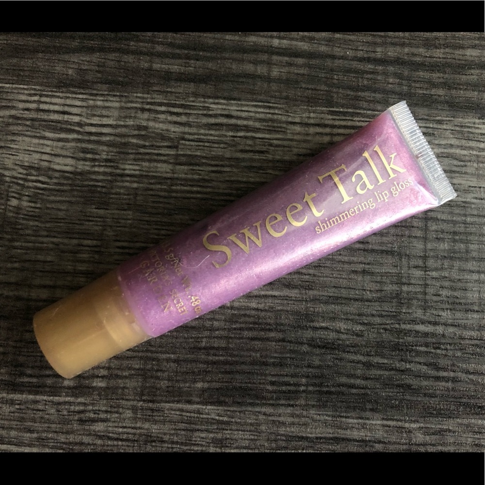 NEW Victoria’s Secret Shimmering Lip Gloss